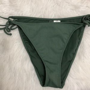 (SOLD) NWOT forever 21 triangle bikini bottom